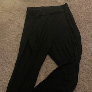 🌸 BLACK JOGGER WITH SIDE SLIT SIZE XS